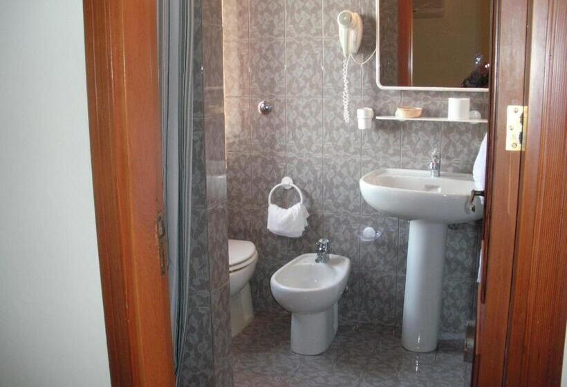 בית מלון כפרי Ariston