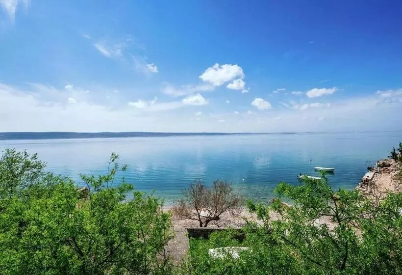 Luxury Apartment With Heated Pool In Starigrad