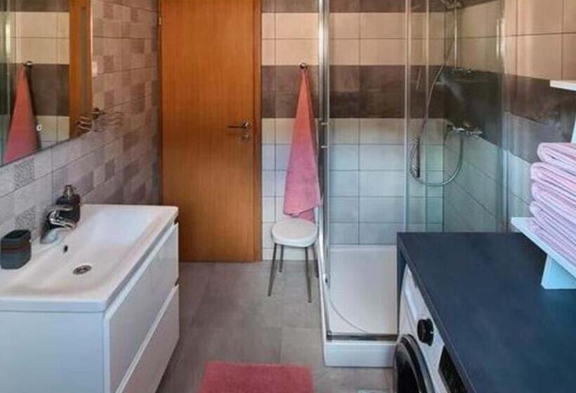 Luxury Apartment With Heated Pool In Starigrad