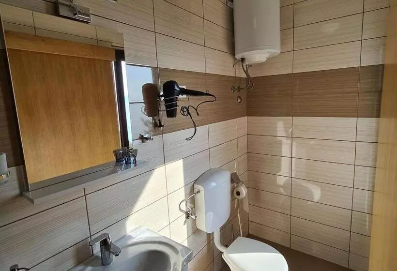 Luxury Apartment With Heated Pool In Starigrad
