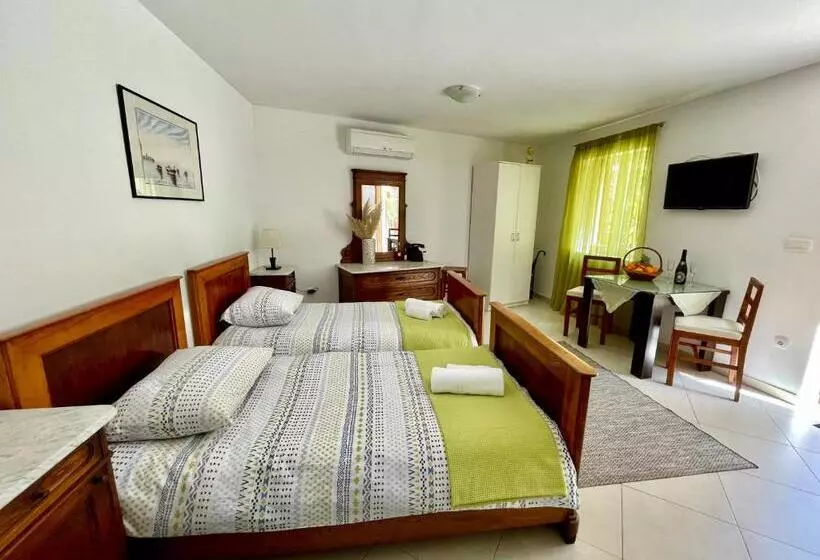 Pensió Guesthouse Kresic