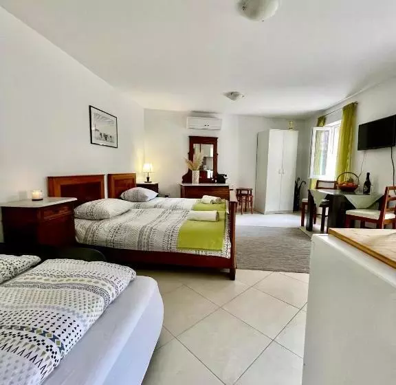 Pensió Guesthouse Kresic