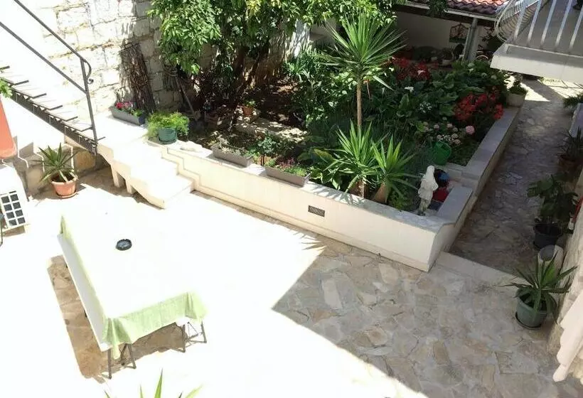 Pensió Guesthouse Kresic