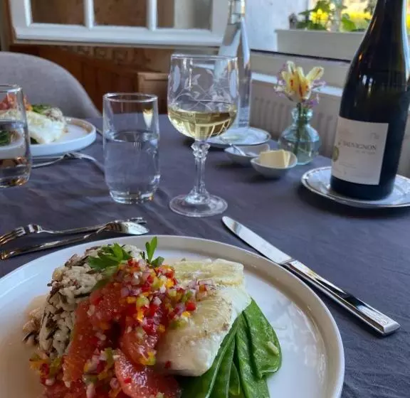 Sans Souci Bed And Breakfast Luxe Heated Pool And Restaurant