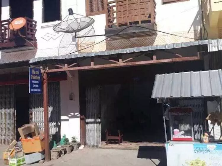 Ba'mi Thakhek Hostel