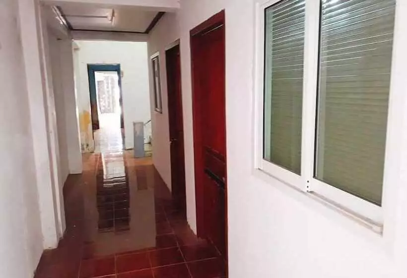 Ba'mi Thakhek Hostel