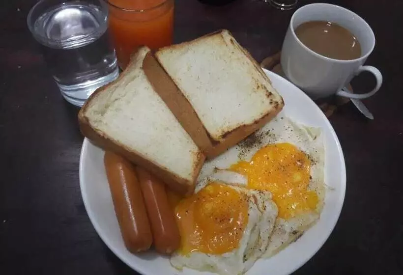 Ba'mi Thakhek Hostel