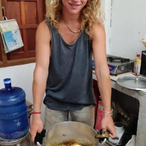 Ba'mi Thakhek Hostel