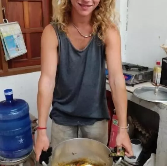 Ba'mi Thakhek Hostel