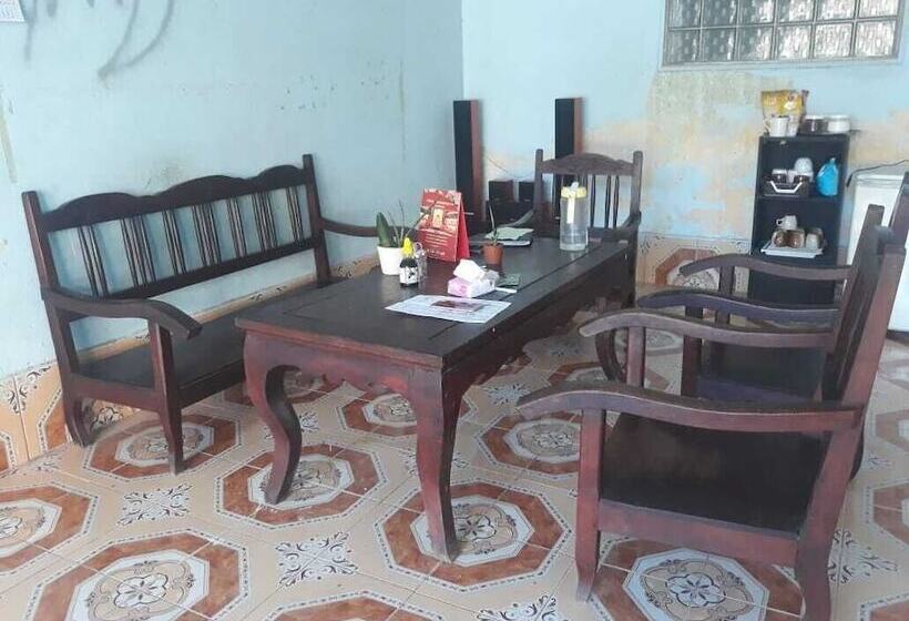 Ba'mi Thakhek Hostel