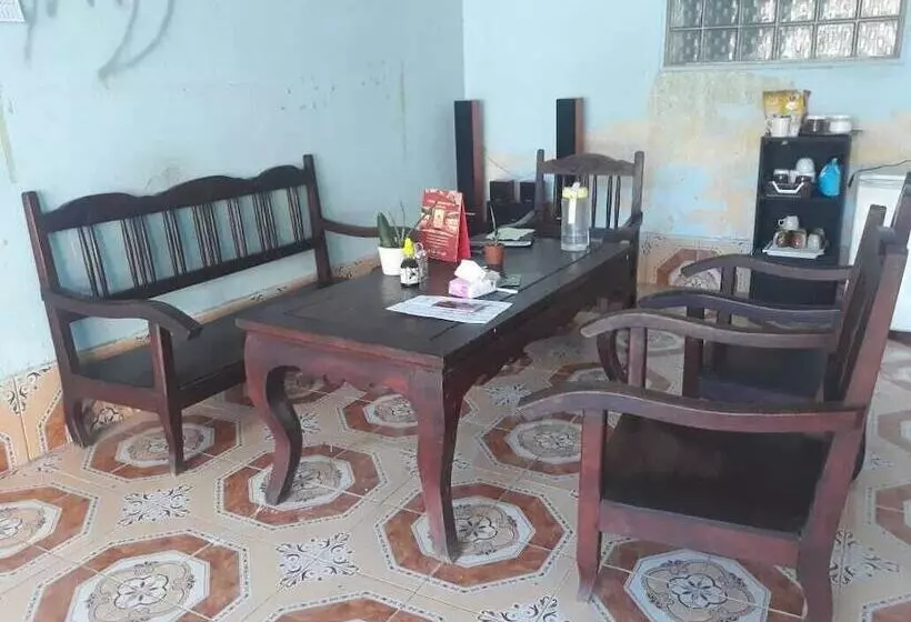 Ba'mi Thakhek Hostel