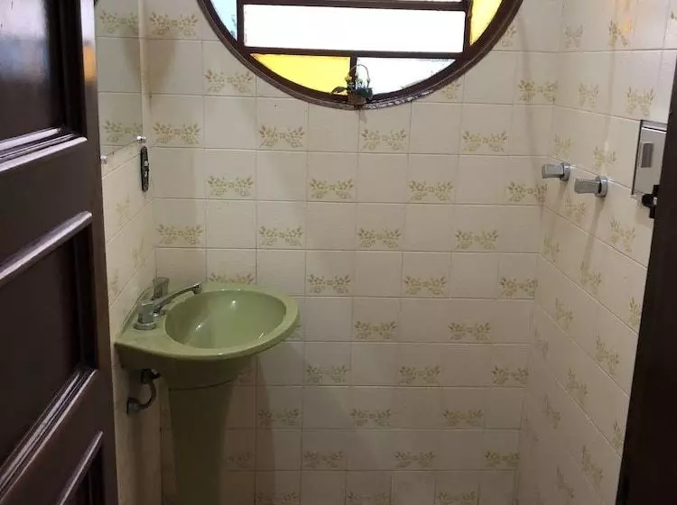 تختخواب و صبحانه Bethesda Hostel Corumbá