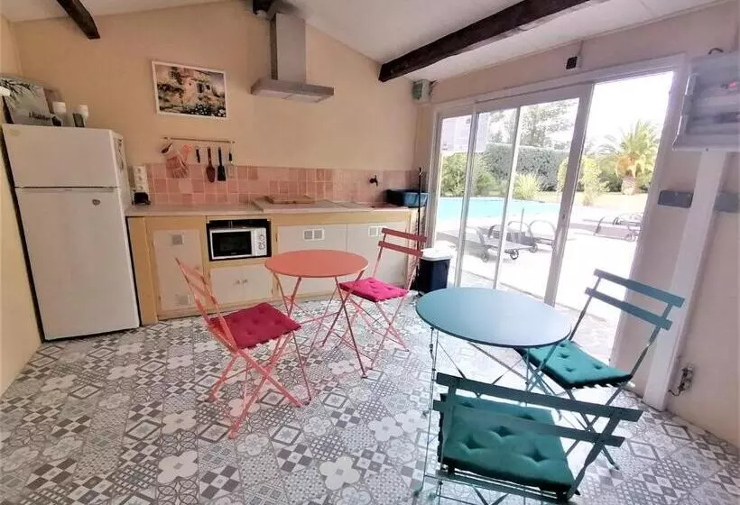 ベッドアンドブレックファースト Hôtes Antic Provence