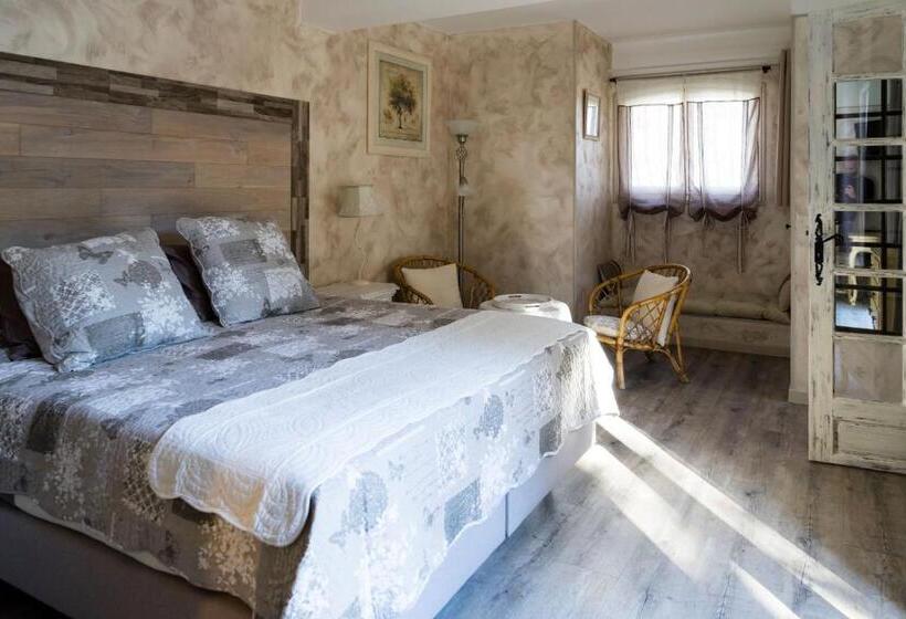 مبيت وإفطار Hôtes Antic Provence