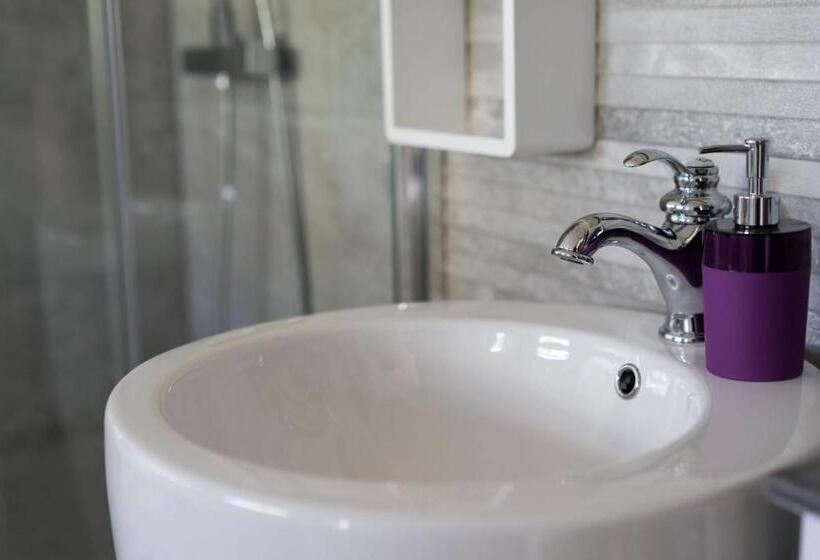 مبيت وإفطار Hôtes Antic Provence