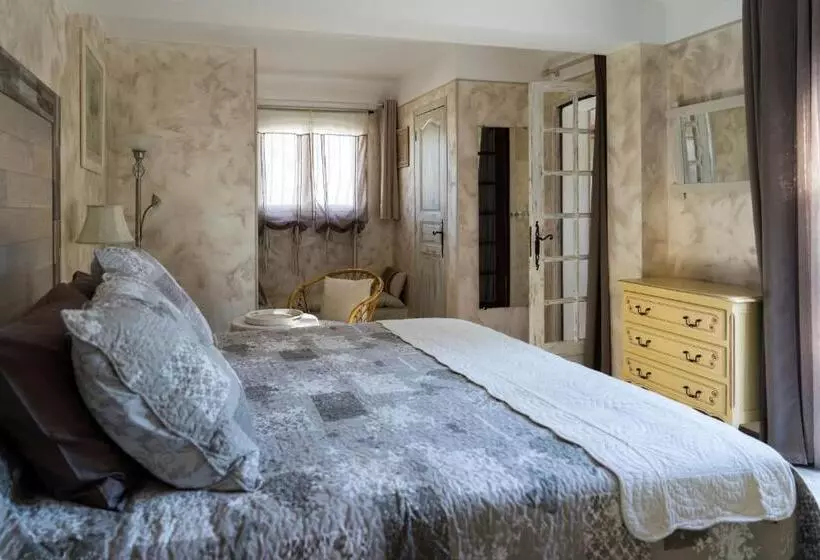 ベッドアンドブレックファースト Hôtes Antic Provence