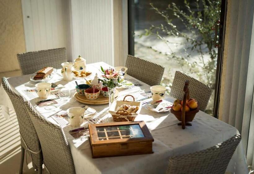 مبيت وإفطار Hôtes Antic Provence