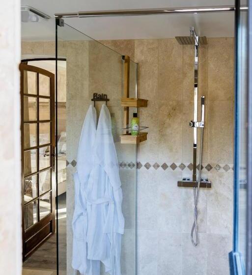 مبيت وإفطار Hôtes Antic Provence