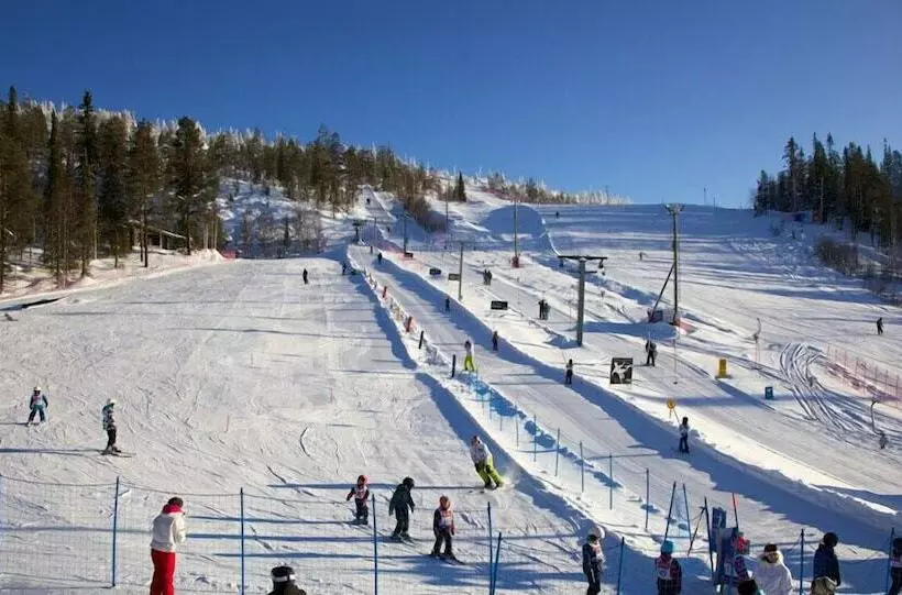 Hotelli Snowlounge Aurorahut Glasigloos Ice