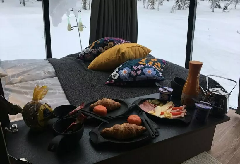 Hotelli Snowlounge Aurorahut Glasigloos Ice
