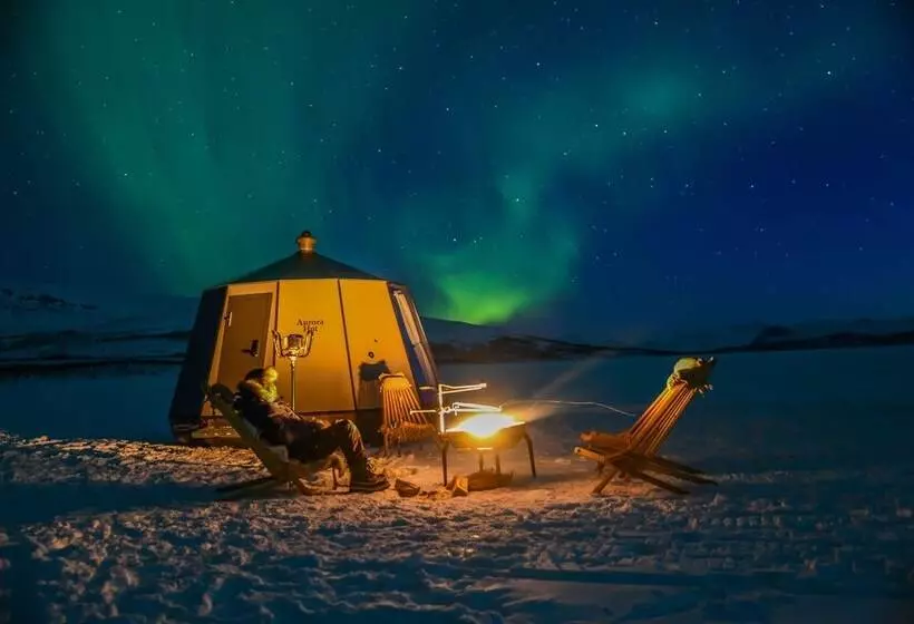 Hotelli Snowlounge Aurorahut Glasigloos Ice