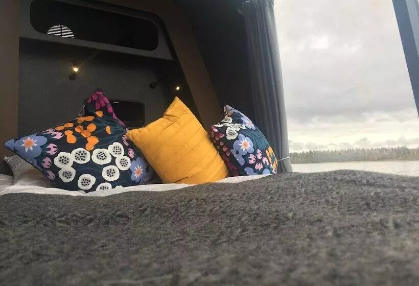 Hotelli Snowlounge Aurorahut Glasigloos Ice