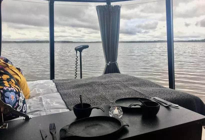 Hotelli Snowlounge Aurorahut Glasigloos Ice