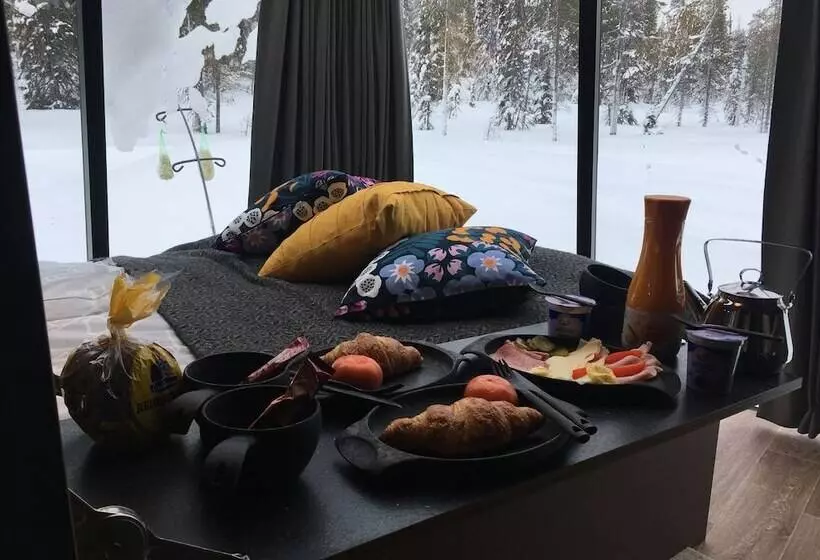 Hotelli Snowlounge Aurorahut Glasigloos Ice