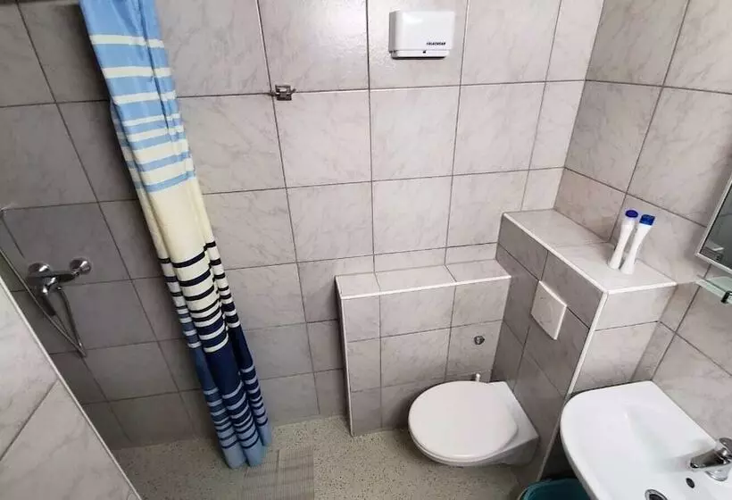 Hotelli Zum Odenwald