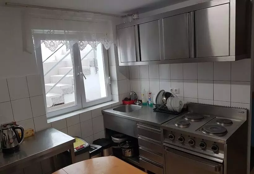 Hotelli Zum Odenwald