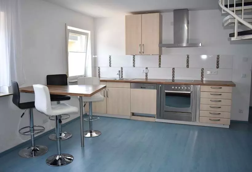 Hotelli Zum Odenwald