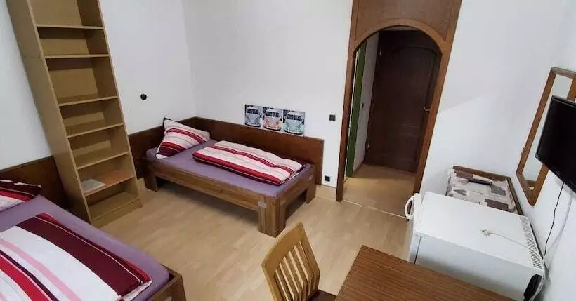 Hotelli Zum Odenwald