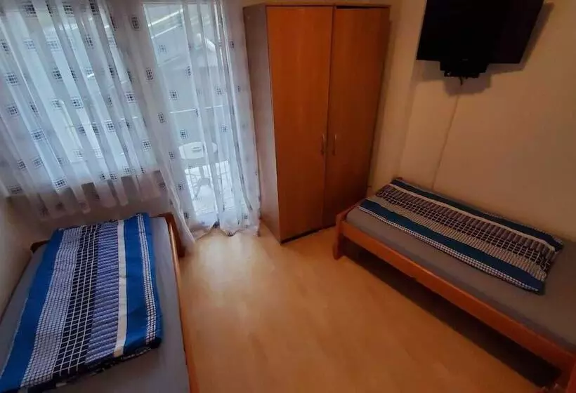 Hotelli Zum Odenwald