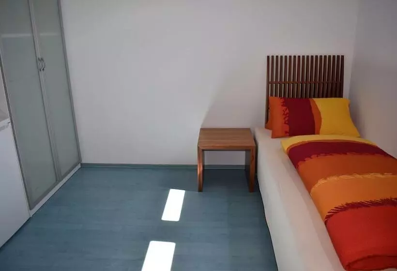 Hotelli Zum Odenwald