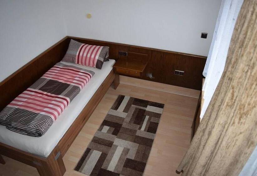 בית מלון כפרי Zum Odenwald