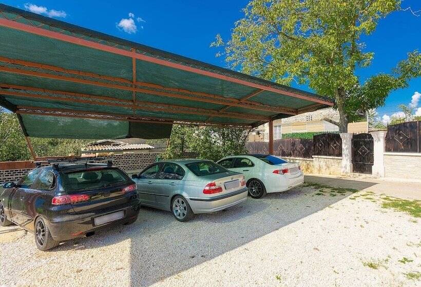 Luxury And Modern Villa With A Pool