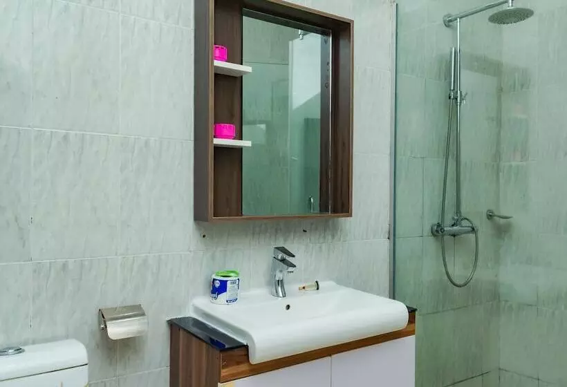 پانسیون The Point Hotel And Suites