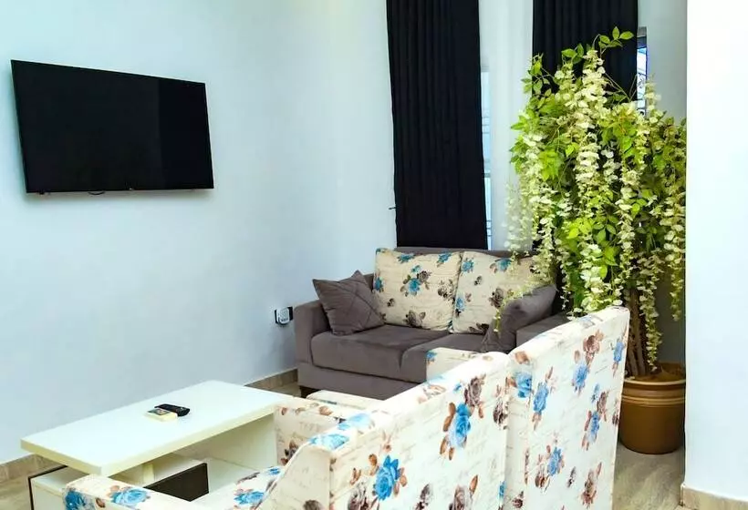 پانسیون The Point Hotel And Suites