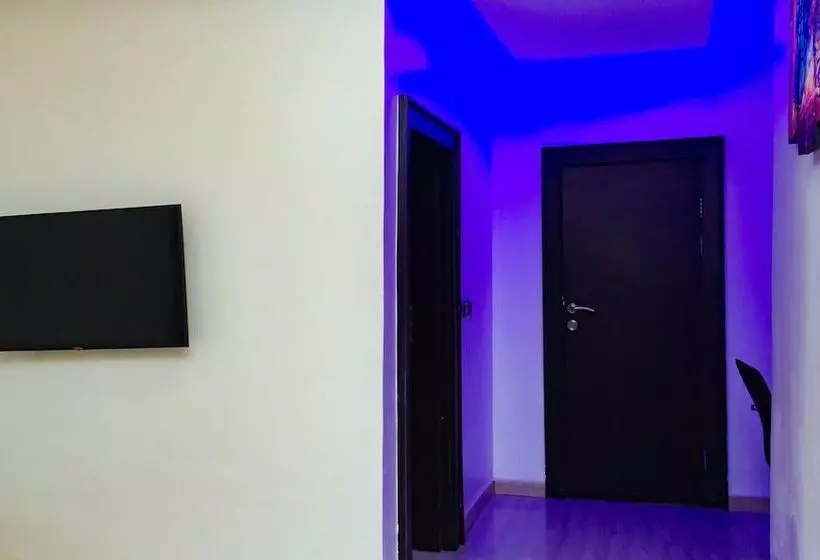 پانسیون The Point Hotel And Suites