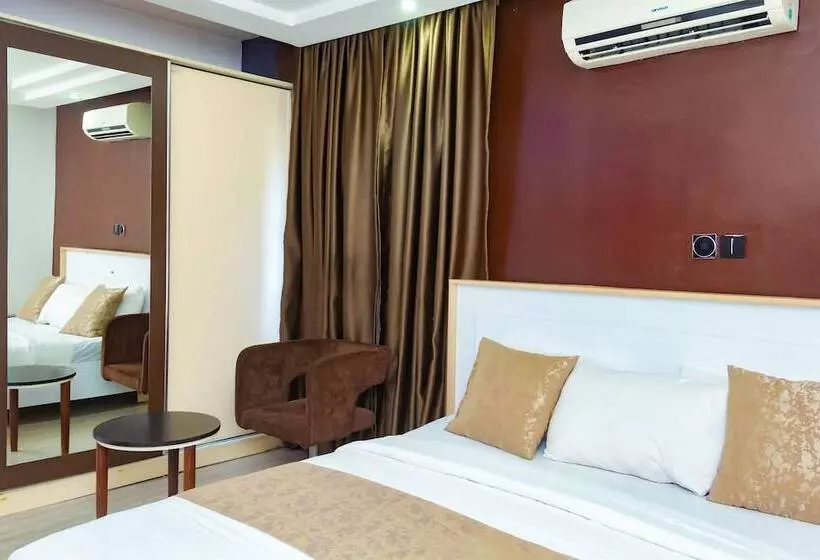 پانسیون The Point Hotel And Suites