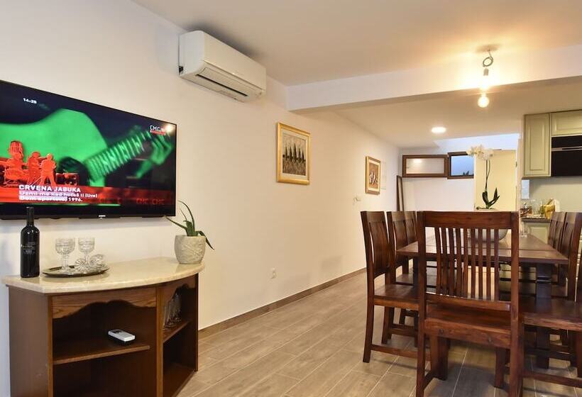 Spacious And Comfortable Apartment, Outside The Historical Centre Of Split