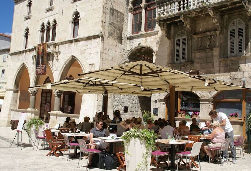 Spacious And Comfortable Apartment, Outside The Historical Centre Of Split