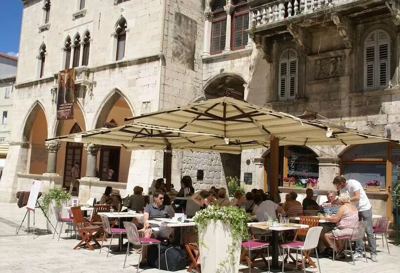 Spacious And Comfortable Apartment, Outside The Historical Centre Of Split