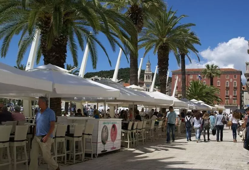 Spacious And Comfortable Apartment, Outside The Historical Centre Of Split