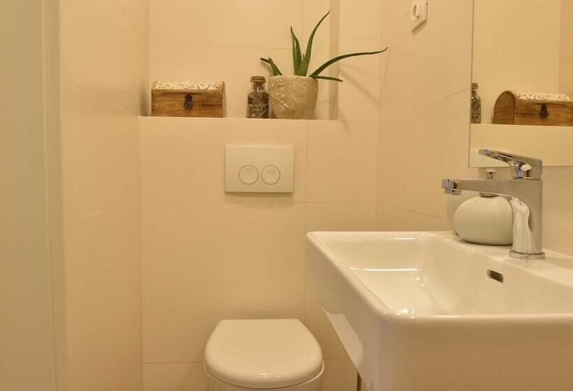 Spacious And Comfortable Apartment, Outside The Historical Centre Of Split