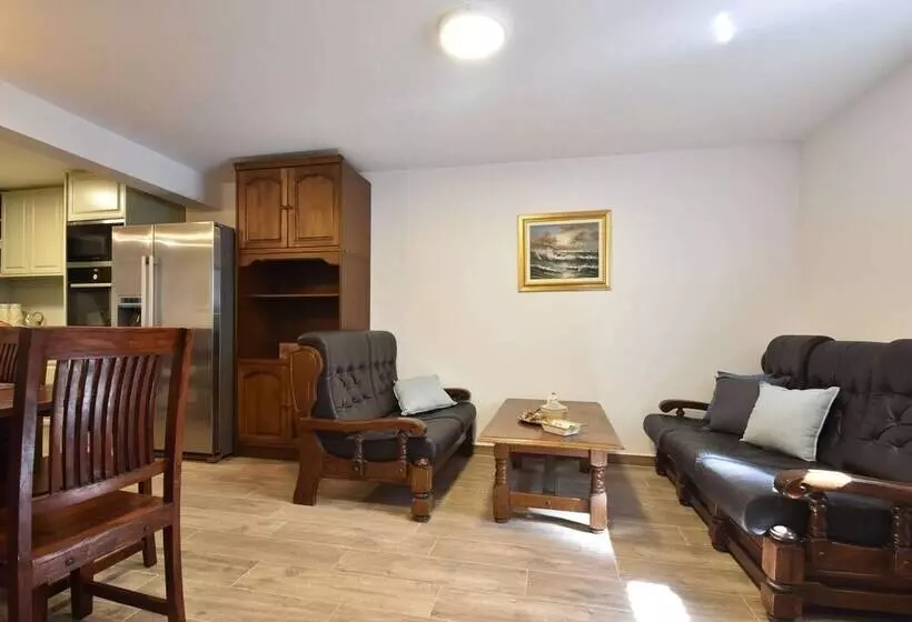 Spacious And Comfortable Apartment, Outside The Historical Centre Of Split