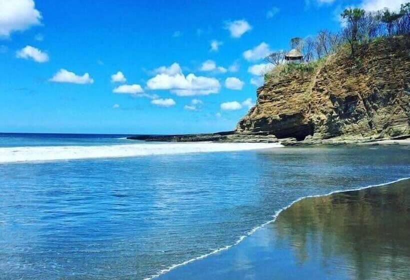 Verdad Nicaragua Beach Hotel & Retreat
