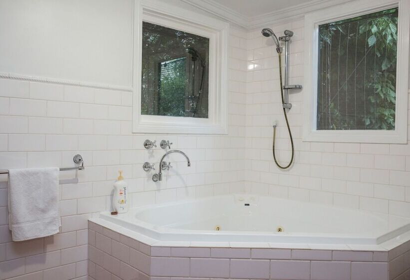 Wishing Well Cottage