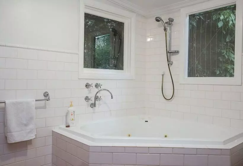 Wishing Well Cottage