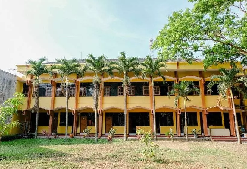 ユースホステル Uniga Malang Family Residence By Oyo Rooms